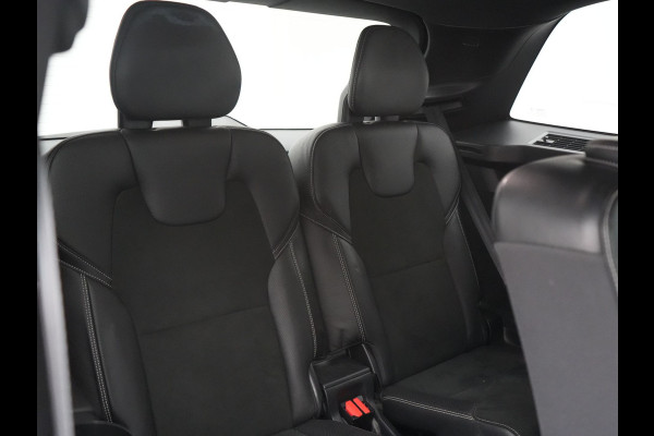 Volvo XC90 T8 Twin Engine AWD R-Design 7 Persoons PHEV 392pk Dealer O.H | Trekhaak Af Fabriek | Adaptive Cruise | Harman / Kardon | Lederen Sportstoelen Memory & Verwarmd | Apple Carplay | Navigatie | Virtual | DAB | 20"L.M | Plug In Hybrid |
