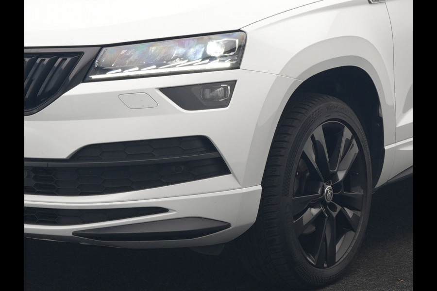 Škoda Karoq 1.5 TSI ACT Sportline DSG 150pk Dealer O.H | Panodak | Adaptive Cruise | Camera | RS Sportstoelen Verwarmd | Blis | Keyless | Apple Carplay | Black Optic | Virtual | Navigatie | DAB | 18"L.M |