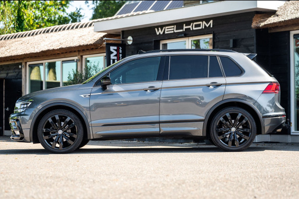 Volkswagen Tiguan 1.5 TSI ACT Highline Business R Panoramadak I Trekhaak I NL Auto I NAP I Dynaudio I Adaptive Cruise I PDC