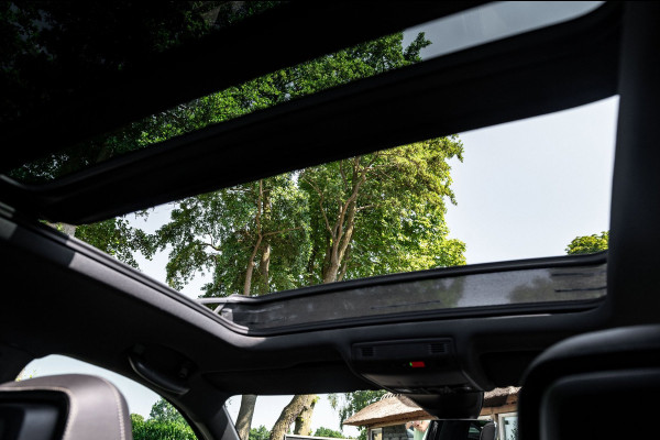 Volkswagen Tiguan 1.5 TSI ACT Highline Business R Panoramadak I Trekhaak I NL Auto I NAP I Dynaudio I Adaptive Cruise I PDC