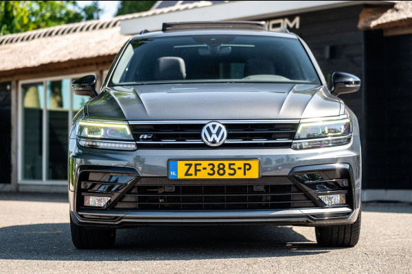 Volkswagen Tiguan 1.5 TSI ACT Highline Business R Panoramadak I Trekhaak I NL Auto I NAP I Dynaudio I Adaptive Cruise I PDC