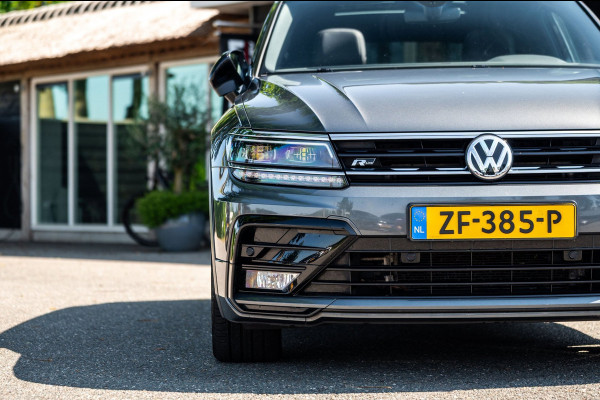 Volkswagen Tiguan 1.5 TSI ACT Highline Business R Panoramadak I Trekhaak I NL Auto I NAP I Dynaudio I Adaptive Cruise I PDC