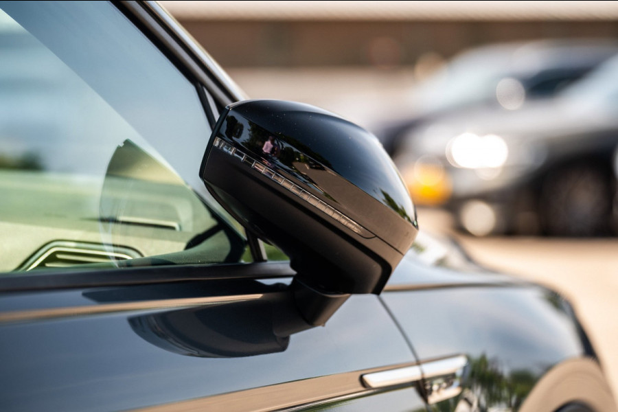 Volkswagen Tiguan 1.5 TSI ACT Highline Business R Panoramadak I Trekhaak I NL Auto I NAP I Dynaudio I Adaptive Cruise I PDC