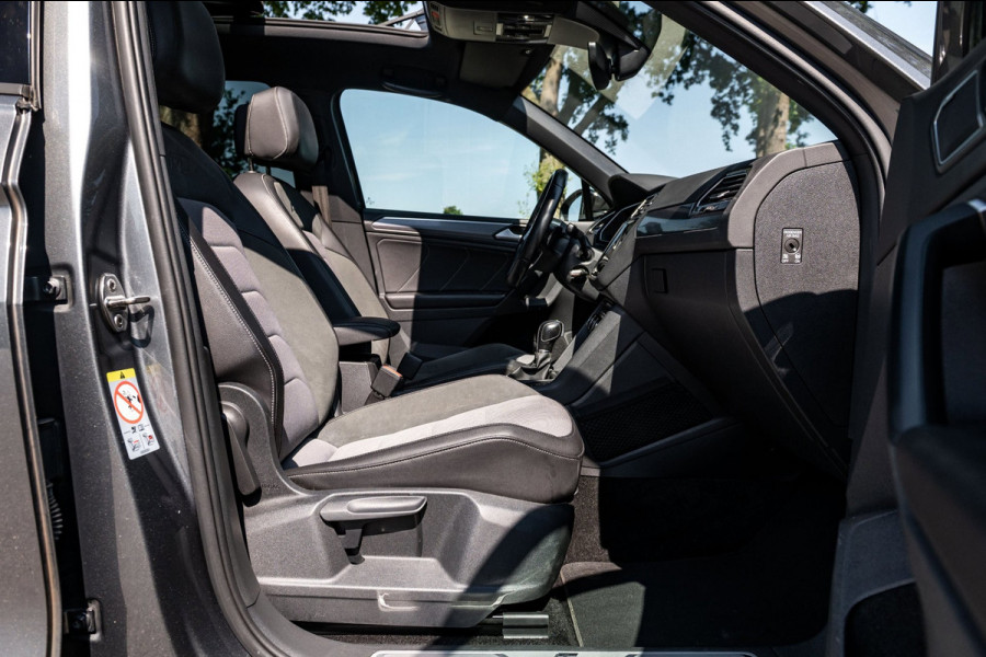 Volkswagen Tiguan 1.5 TSI ACT Highline Business R Panoramadak I Trekhaak I NL Auto I NAP I Dynaudio I Adaptive Cruise I PDC
