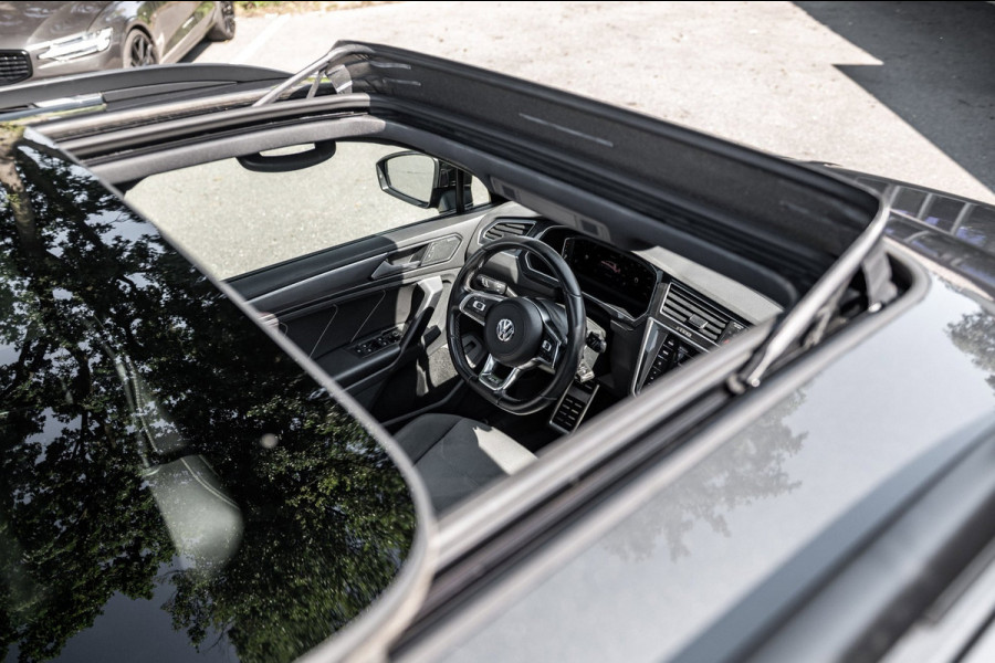 Volkswagen Tiguan 1.5 TSI ACT Highline Business R Panoramadak I Trekhaak I NL Auto I NAP I Dynaudio I Adaptive Cruise I PDC