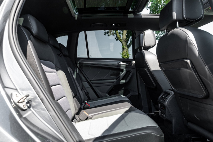 Volkswagen Tiguan 1.5 TSI ACT Highline Business R Panoramadak I Trekhaak I NL Auto I NAP I Dynaudio I Adaptive Cruise I PDC