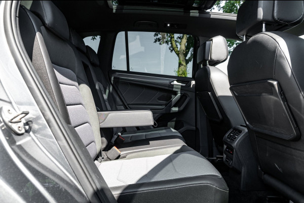Volkswagen Tiguan 1.5 TSI ACT Highline Business R Panoramadak I Trekhaak I NL Auto I NAP I Dynaudio I Adaptive Cruise I PDC