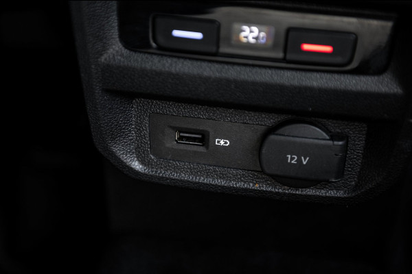 Volkswagen Tiguan 1.5 TSI ACT Highline Business R Panoramadak I Trekhaak I NL Auto I NAP I Dynaudio I Adaptive Cruise I PDC