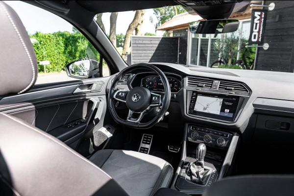 Volkswagen Tiguan 1.5 TSI ACT Highline Business R Panoramadak I Trekhaak I NL Auto I NAP I Dynaudio I Adaptive Cruise I PDC