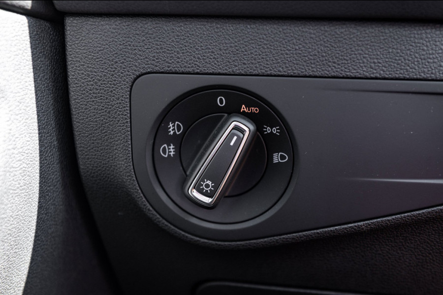 Volkswagen Tiguan 1.5 TSI ACT Highline Business R Panoramadak I Trekhaak I NL Auto I NAP I Dynaudio I Adaptive Cruise I PDC