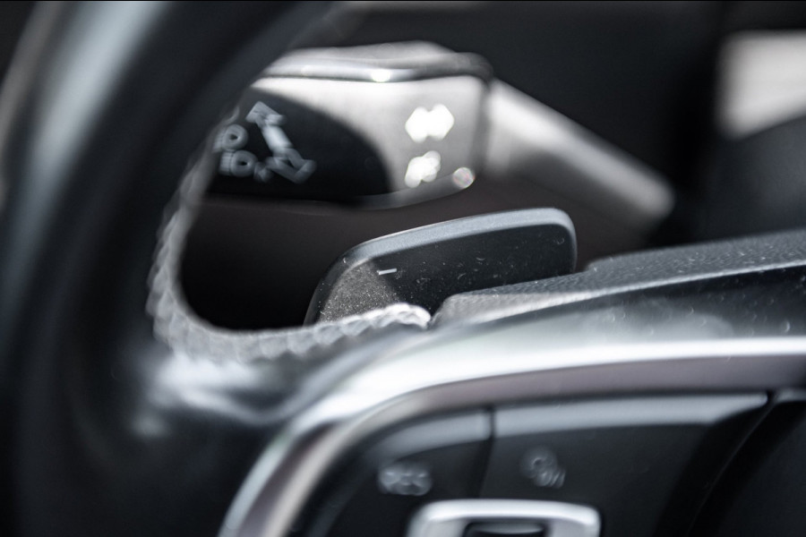 Volkswagen Tiguan 1.5 TSI ACT Highline Business R Panoramadak I Trekhaak I NL Auto I NAP I Dynaudio I Adaptive Cruise I PDC