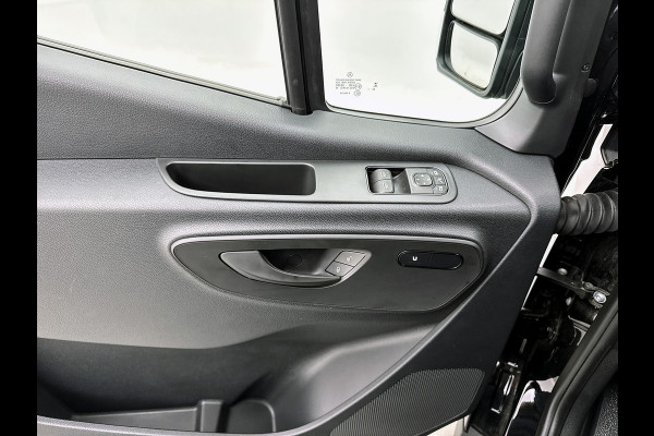 Mercedes-Benz Sprinter 319 1.9 CDI L2H2 Pro Trekhaak Navigatie Parkeerpakket Stoelverwarming Led high performance