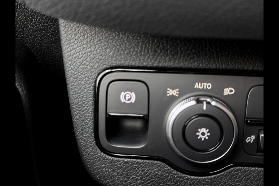 Mercedes-Benz Sprinter 319 1.9 CDI L2H2 Pro Trekhaak Navigatie Parkeerpakket Stoelverwarming Led high performance