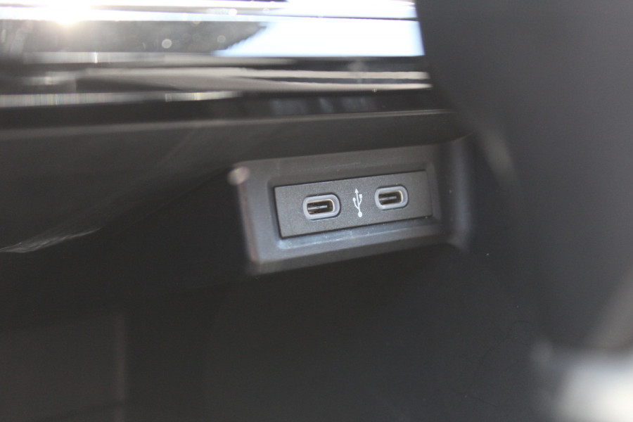 Volkswagen T-Cross 1.0 TSI Life Edition | Automaat | Parkeersensoren | Adaptieve Cruise Control