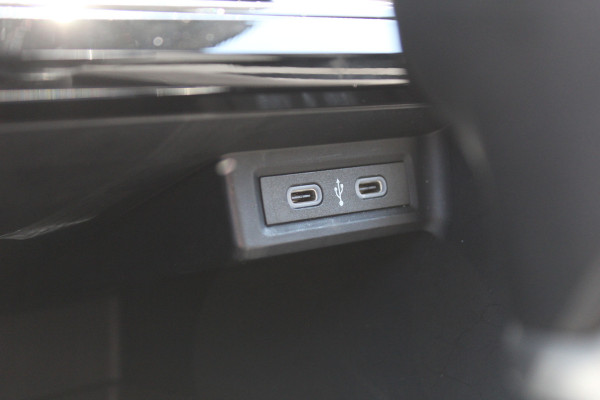 Volkswagen T-Cross 1.0 TSI Life Edition | Automaat | Parkeersensoren | Adaptieve Cruise Control