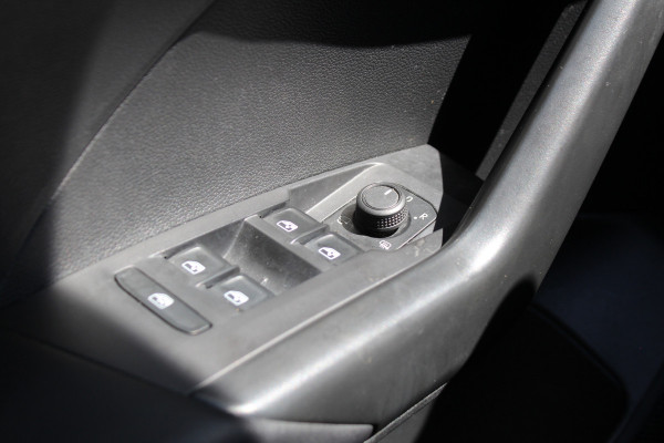Volkswagen T-Cross 1.0 TSI Life Edition | Automaat | Parkeersensoren | Adaptieve Cruise Control