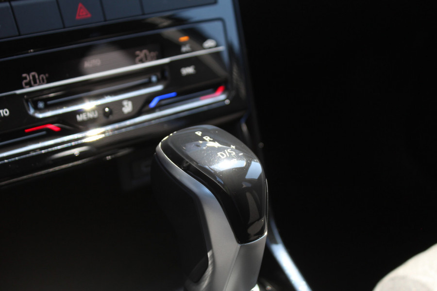 Volkswagen T-Cross 1.0 TSI Life Edition | Automaat | Parkeersensoren | Adaptieve Cruise Control