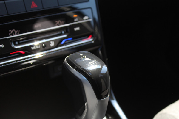 Volkswagen T-Cross 1.0 TSI Life Edition | Automaat | Parkeersensoren | Adaptieve Cruise Control