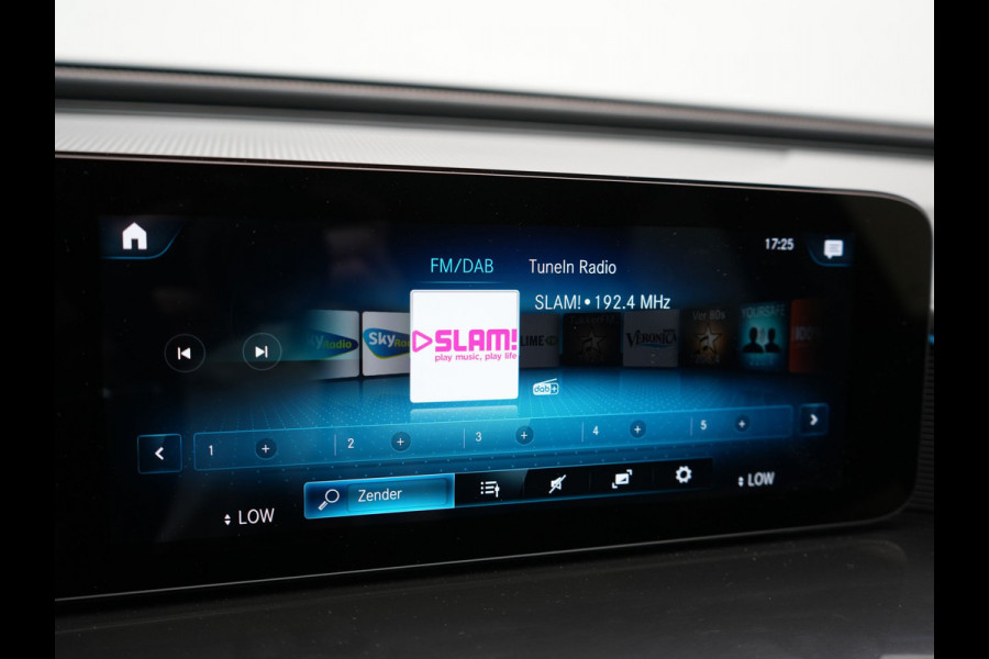 Mercedes-Benz EQC 400 4MATIC 85 kWh 408pk Dealer O.H | Panodak | Adaptive Cruise | 360 Camera | Lederen Sportstoelen Massage & Verwarmd | Multibeam LED | MBUX Widescreen Navi | Keyless | Sfeerverlichting | BLIS | Apple Carplay | Virtual | DAB | 19"L.M |
