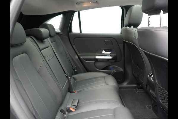 Mercedes-Benz EQA 350 4MATIC Luxury Line 69,7 kWh 292pk Dealer O.H. | Panodak | Adaptive Cruise | Camera | Lederen Sportstoelen Ventilatie & Verwarmd | Dashcam Af Fabriek | Sfeerverlichting | Keyless | Blis | Navigatie | DAB | 20"L.M |
