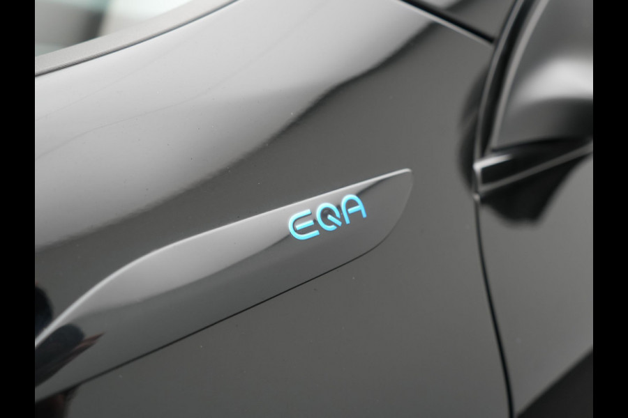 Mercedes-Benz EQA 350 4MATIC Luxury Line 69,7 kWh 292pk Dealer O.H. | Panodak | Adaptive Cruise | Camera | Lederen Sportstoelen Ventilatie & Verwarmd | Dashcam Af Fabriek | Sfeerverlichting | Keyless | Blis | Navigatie | DAB | 20"L.M |