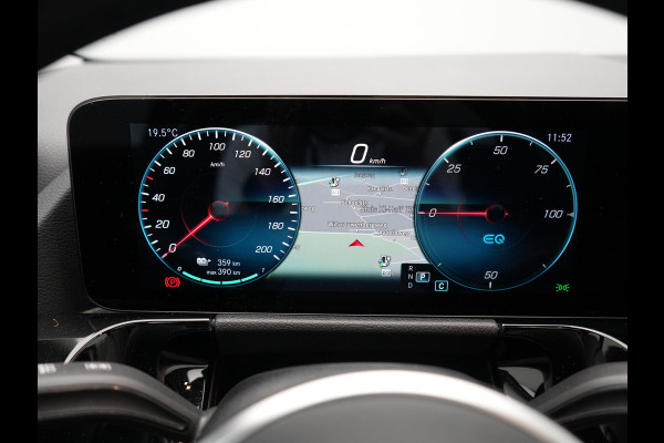 Mercedes-Benz EQA 350 4MATIC Luxury Line 69,7 kWh 292pk Dealer O.H. | Panodak | Adaptive Cruise | Camera | Lederen Sportstoelen Ventilatie & Verwarmd | Dashcam Af Fabriek | Sfeerverlichting | Keyless | Blis | Navigatie | DAB | 20"L.M |