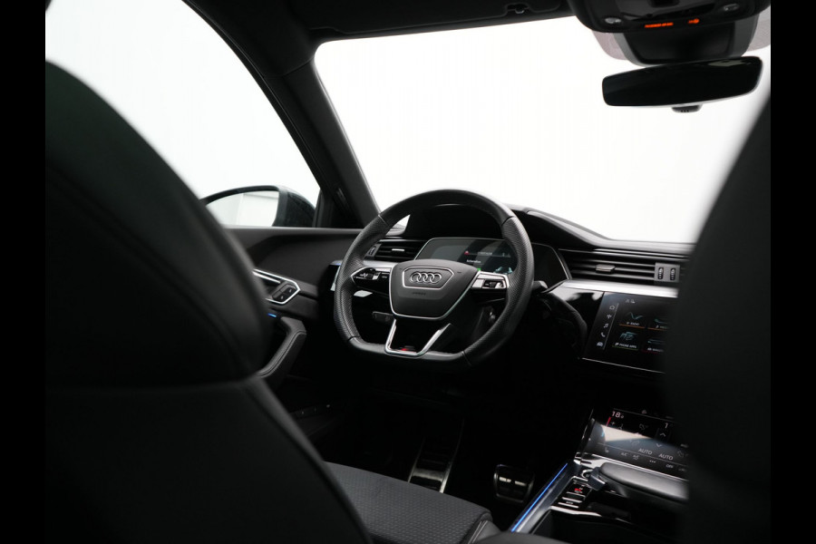 Audi Q8 Sportback e-tron 55 quattro 2x S Line 114 kWh 408pk Dealer O.H. | Luchtvering | Panodak | Head Up | 360 Camera | Matrix LED | Alcantara Sportstoelen Memory & Verwarmd | Keyless | Sfeerverlichting | Apple Carplay | Navigatie | DAB |