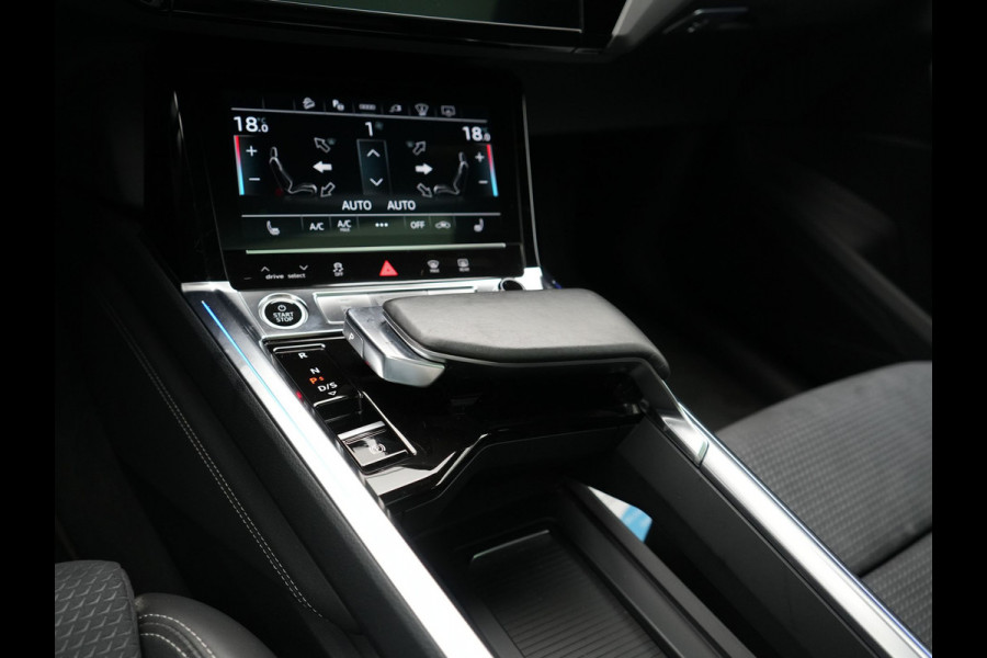 Audi Q8 Sportback e-tron 55 quattro 2x S Line 114 kWh 408pk Dealer O.H. | Luchtvering | Panodak | Head Up | 360 Camera | Matrix LED | Alcantara Sportstoelen Memory & Verwarmd | Keyless | Sfeerverlichting | Apple Carplay | Navigatie | DAB |