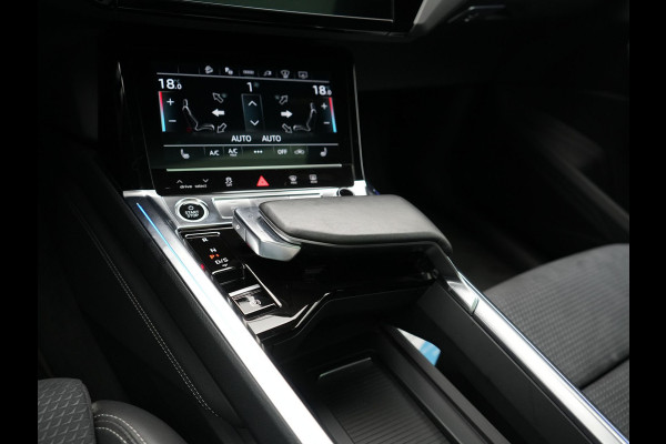 Audi Q8 Sportback e-tron 55 quattro 2x S Line 114 kWh 408pk Dealer O.H. | Luchtvering | Panodak | Head Up | 360 Camera | Matrix LED | Alcantara Sportstoelen Memory & Verwarmd | Keyless | Sfeerverlichting | Apple Carplay | Navigatie | DAB |