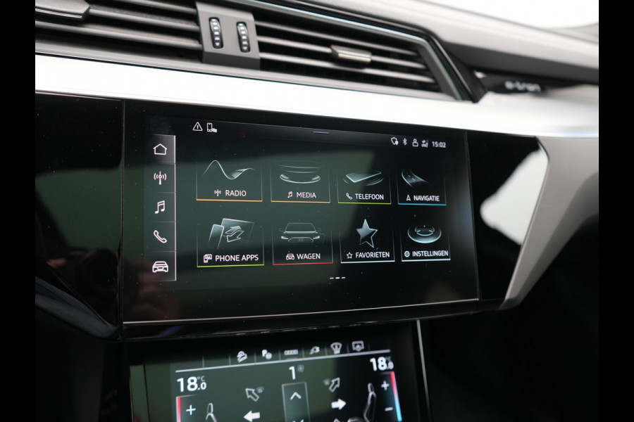 Audi Q8 Sportback e-tron 55 quattro 2x S Line 114 kWh 408pk Dealer O.H. | Luchtvering | Panodak | Head Up | 360 Camera | Matrix LED | Alcantara Sportstoelen Memory & Verwarmd | Keyless | Sfeerverlichting | Apple Carplay | Navigatie | DAB |