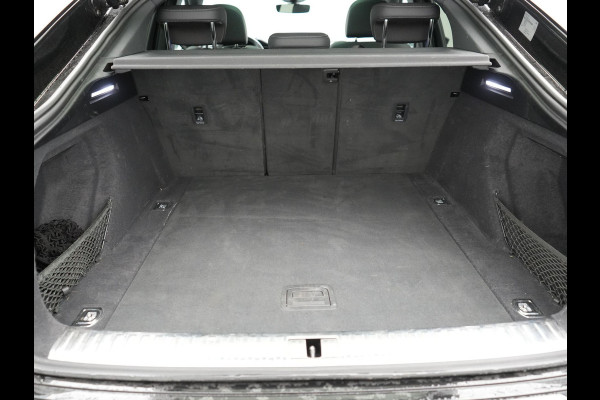 Audi Q8 Sportback e-tron 55 quattro 2x S Line 114 kWh 408pk Dealer O.H. | Luchtvering | Panodak | Head Up | 360 Camera | Matrix LED | Alcantara Sportstoelen Memory & Verwarmd | Keyless | Sfeerverlichting | Apple Carplay | Navigatie | DAB |