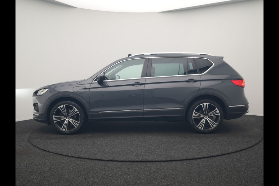 Seat Tarraco 1.4 TSI e-Hybrid Xcellence PHEV 245pk Dealer O.H. | Panodak | Adaptive Cruise | 360 Camera | Sfeerverlichting | Voorstoelen Verwarmd | Keyless | Blis | Apple Carplay | Navigatie | DAB | Plug In Hybrid |