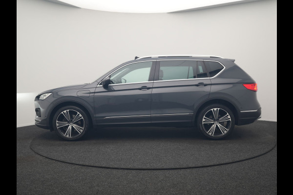Seat Tarraco 1.4 TSI e-Hybrid Xcellence PHEV 245pk Dealer O.H. | Panodak | Adaptive Cruise | 360 Camera | Sfeerverlichting | Voorstoelen Verwarmd | Keyless | Blis | Apple Carplay | Navigatie | DAB | Plug In Hybrid |