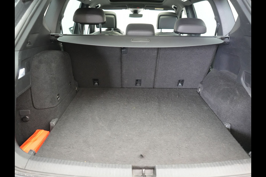 Seat Tarraco 1.4 TSI e-Hybrid Xcellence PHEV 245pk Dealer O.H. | Panodak | Adaptive Cruise | 360 Camera | Sfeerverlichting | Voorstoelen Verwarmd | Keyless | Blis | Apple Carplay | Navigatie | DAB | Plug In Hybrid |