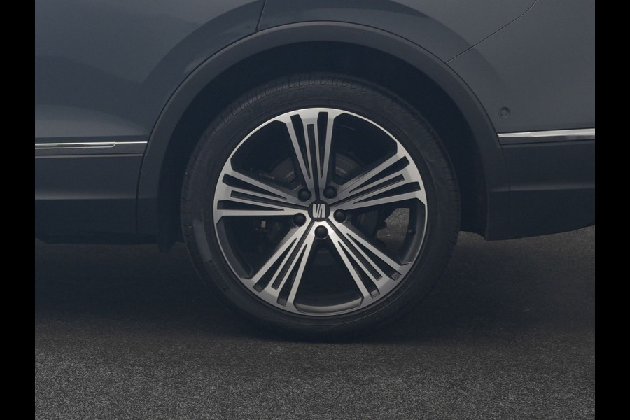 Seat Tarraco 1.4 TSI e-Hybrid Xcellence PHEV 245pk Dealer O.H. | Panodak | Adaptive Cruise | 360 Camera | Sfeerverlichting | Voorstoelen Verwarmd | Keyless | Blis | Apple Carplay | Navigatie | DAB | Plug In Hybrid |