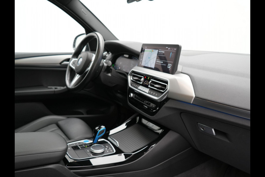 BMW iX3 M Sport 80 kWh 286pk Dealer O.H. | Panodak | Adaptive Cruise | Laser LED | Camera | Lederen Sportstoelen Memory & Verwarmd | Keyless | Sfeerverlichting | Blis | Apple Carplay | Navigatie | DAB |