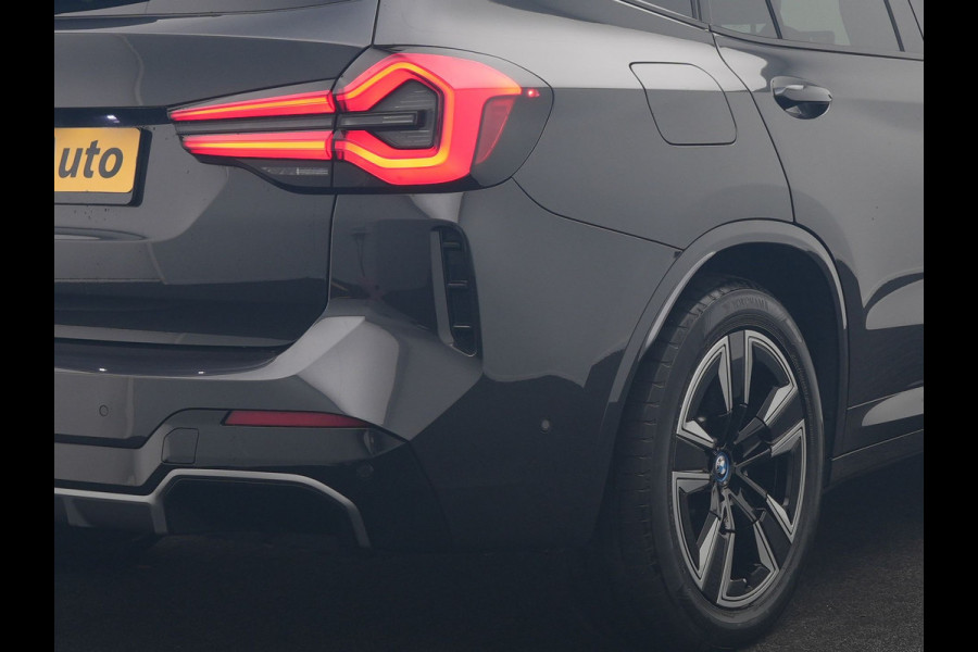BMW iX3 M Sport 80 kWh 286pk Dealer O.H. | Panodak | Adaptive Cruise | Laser LED | Camera | Lederen Sportstoelen Memory & Verwarmd | Keyless | Sfeerverlichting | Blis | Apple Carplay | Navigatie | DAB |