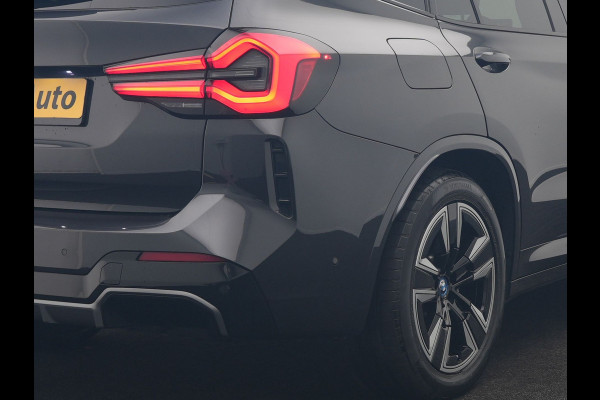 BMW iX3 M Sport 80 kWh 286pk Dealer O.H. | Panodak | Adaptive Cruise | Laser LED | Camera | Lederen Sportstoelen Memory & Verwarmd | Keyless | Sfeerverlichting | Blis | Apple Carplay | Navigatie | DAB |