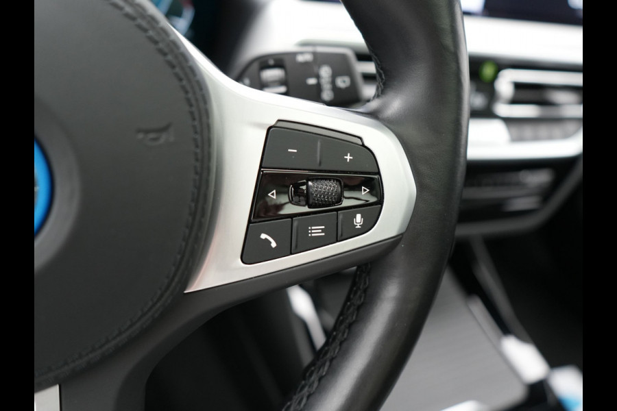 BMW iX3 M Sport 80 kWh 286pk Dealer O.H. | Panodak | Adaptive Cruise | Laser LED | Camera | Lederen Sportstoelen Memory & Verwarmd | Keyless | Sfeerverlichting | Blis | Apple Carplay | Navigatie | DAB |