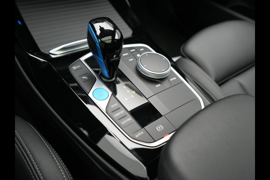 BMW iX3 M Sport 80 kWh 286pk Dealer O.H. | Panodak | Adaptive Cruise | Laser LED | Camera | Lederen Sportstoelen Memory & Verwarmd | Keyless | Sfeerverlichting | Blis | Apple Carplay | Navigatie | DAB |