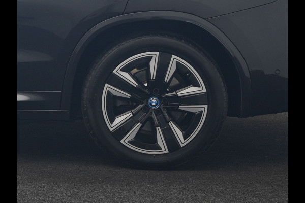 BMW iX3 M Sport 80 kWh 286pk Dealer O.H. | Panodak | Adaptive Cruise | Laser LED | Camera | Lederen Sportstoelen Memory & Verwarmd | Keyless | Sfeerverlichting | Blis | Apple Carplay | Navigatie | DAB |