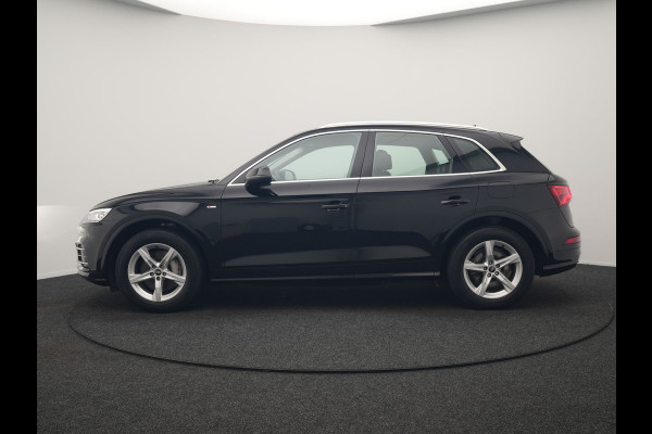 Audi Q5 50 TFSI e Quattro S Line PHEV 300pk Dealer O.H. | Trekhaak Af Fabriek | Luchtvering | Alcantara Sportstoelen Verwarmd | Cruise Control | Navigatie Plus | DAB | LED Koplampen | 18"L.M | Plug In Hybrid |