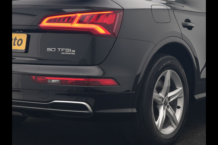 Audi Q5 50 TFSI e Quattro S Line PHEV 300pk Dealer O.H. | Trekhaak Af Fabriek | Luchtvering | Alcantara Sportstoelen Verwarmd | Cruise Control | Navigatie Plus | DAB | LED Koplampen | 18"L.M | Plug In Hybrid |