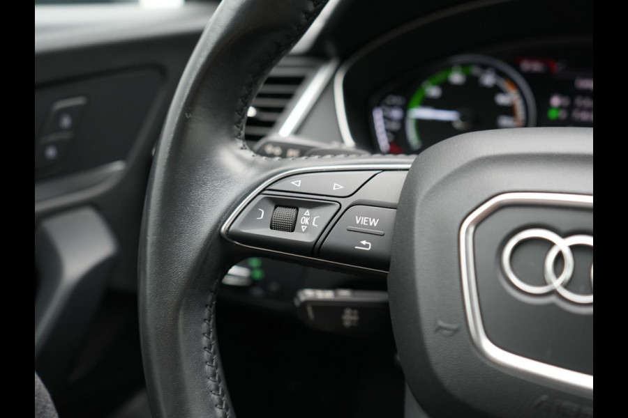 Audi Q5 50 TFSI e Quattro S Line PHEV 300pk Dealer O.H. | Trekhaak Af Fabriek | Luchtvering | Alcantara Sportstoelen Verwarmd | Cruise Control | Navigatie Plus | DAB | LED Koplampen | 18"L.M | Plug In Hybrid |
