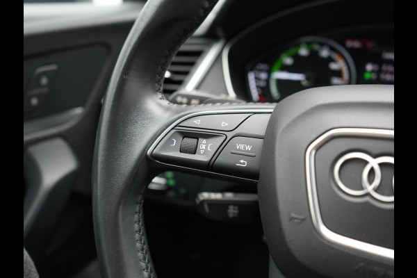 Audi Q5 50 TFSI e Quattro S Line PHEV 300pk Dealer O.H. | Trekhaak Af Fabriek | Luchtvering | Alcantara Sportstoelen Verwarmd | Cruise Control | Navigatie Plus | DAB | LED Koplampen | 18"L.M | Plug In Hybrid |