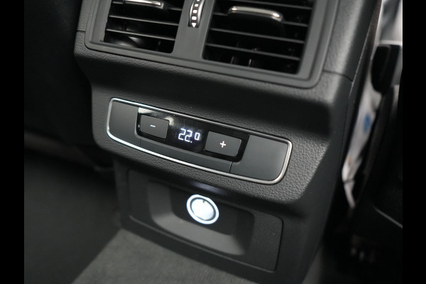 Audi Q5 50 TFSI e Quattro S Line PHEV 300pk Dealer O.H. | Trekhaak Af Fabriek | Luchtvering | Alcantara Sportstoelen Verwarmd | Cruise Control | Navigatie Plus | DAB | LED Koplampen | 18"L.M | Plug In Hybrid |