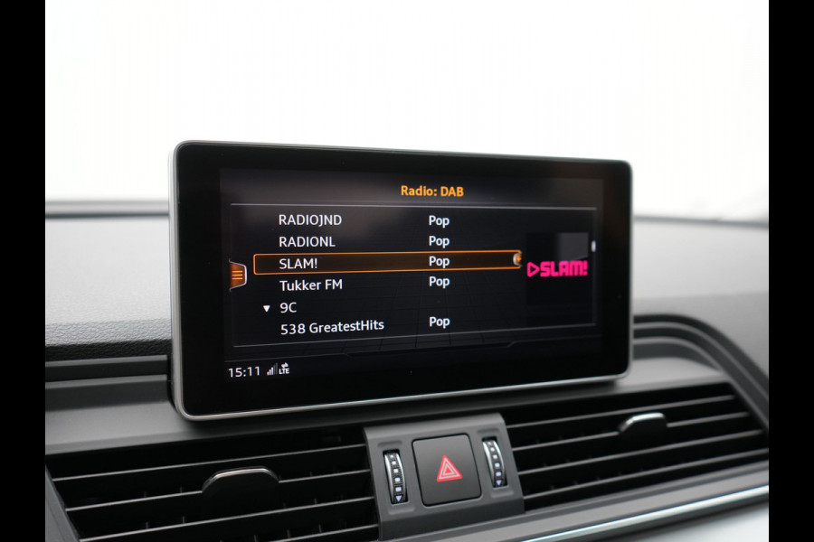 Audi Q5 50 TFSI e Quattro S Line PHEV 300pk Dealer O.H. | Trekhaak Af Fabriek | Luchtvering | Alcantara Sportstoelen Verwarmd | Cruise Control | Navigatie Plus | DAB | LED Koplampen | 18"L.M | Plug In Hybrid |