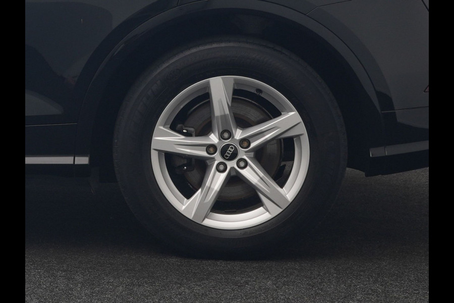 Audi Q5 50 TFSI e Quattro S Line PHEV 300pk Dealer O.H. | Trekhaak Af Fabriek | Luchtvering | Alcantara Sportstoelen Verwarmd | Cruise Control | Navigatie Plus | DAB | LED Koplampen | 18"L.M | Plug In Hybrid |