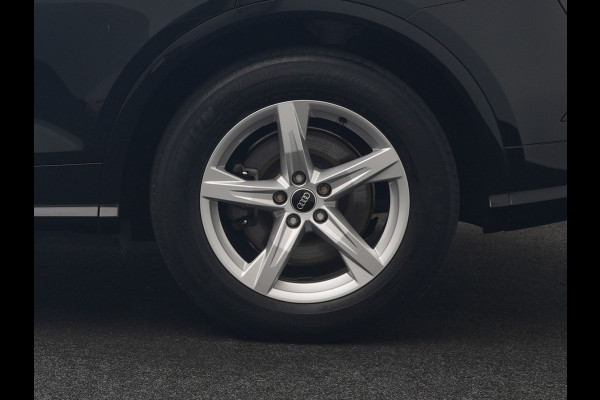 Audi Q5 50 TFSI e Quattro S Line PHEV 300pk Dealer O.H. | Trekhaak Af Fabriek | Luchtvering | Alcantara Sportstoelen Verwarmd | Cruise Control | Navigatie Plus | DAB | LED Koplampen | 18"L.M | Plug In Hybrid |