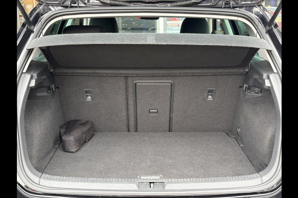 Volkswagen e-Golf e-Golf 136pk | SOH 88,7% | Virtual Cockpit | Stoelverwarming | Adaptive Cruise | Camera |